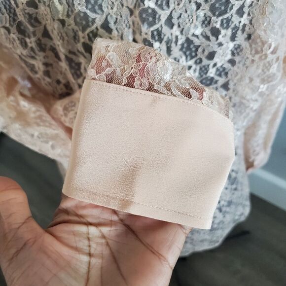 NWT Victoria's Secret Women's Button-down Shirt Medium Peach Lace Top - Picture 11 of 11